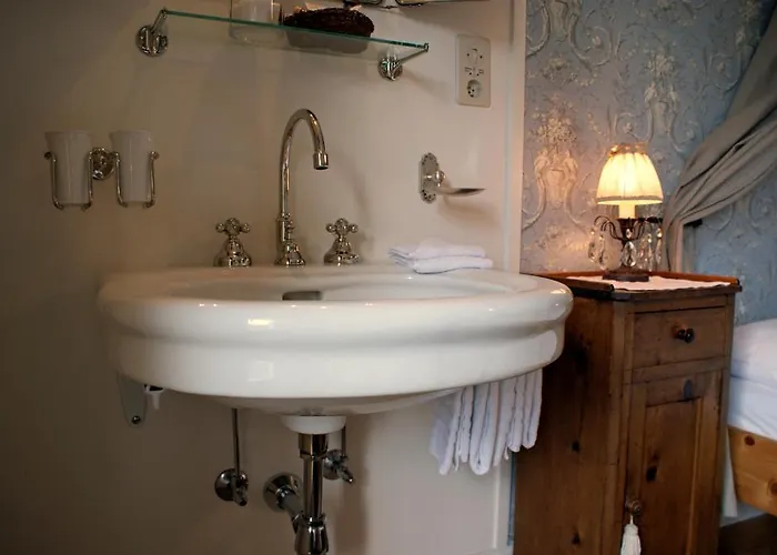 Bella Tola & ホテル