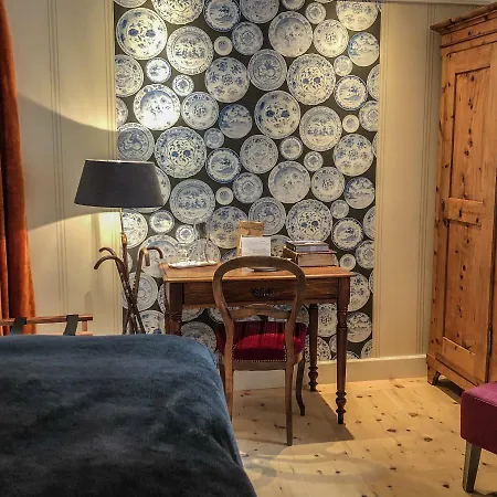 Hotell Bella Tola & 4*